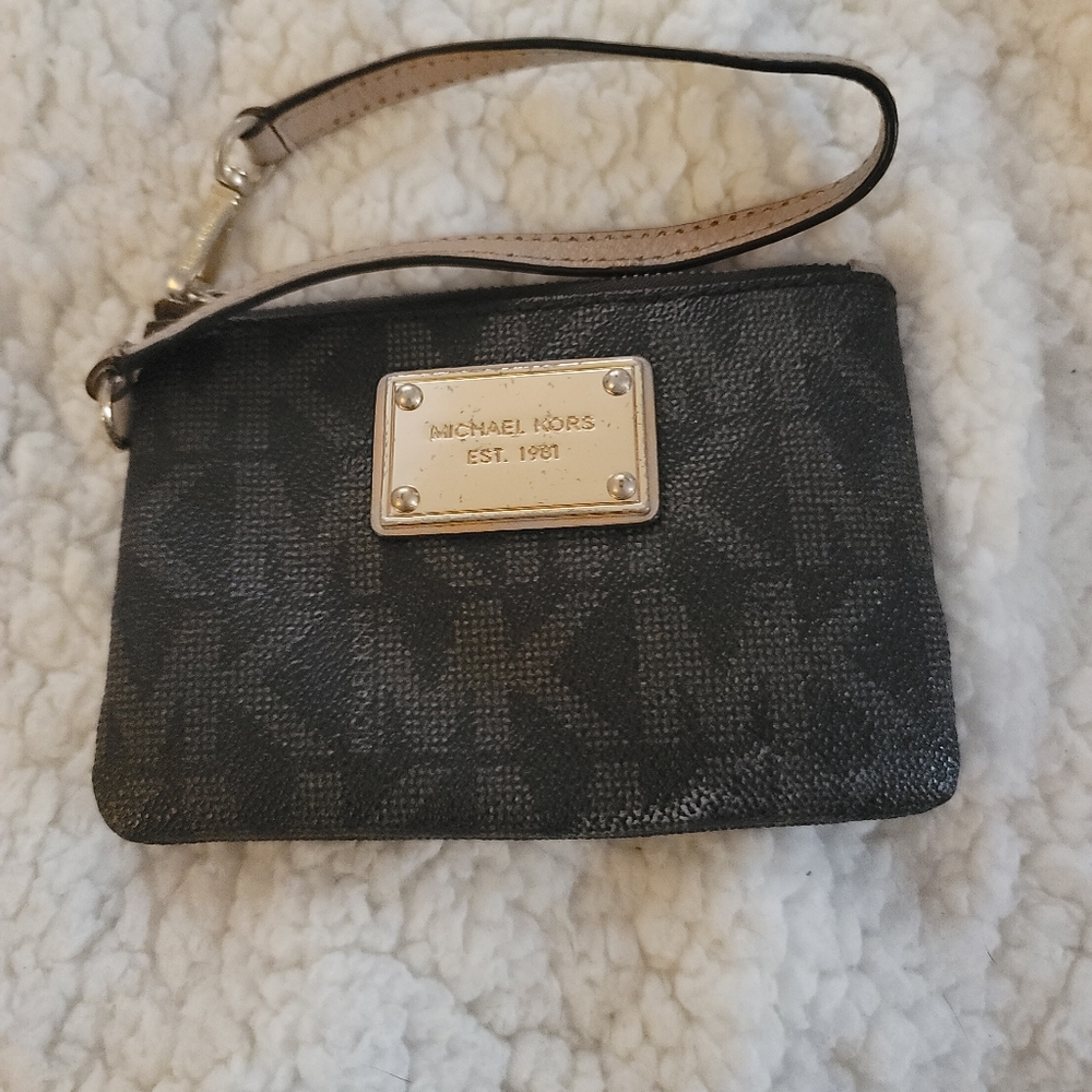 Michael Kors Wristlet